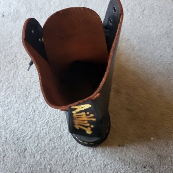 Made In England 10 Hole Docs - Picture 2 of 5